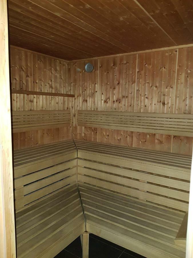 Apartament Pomaranczowy Z Basenem,Sauna-Blisko Morza. Kołobrzeg Exteriör bild